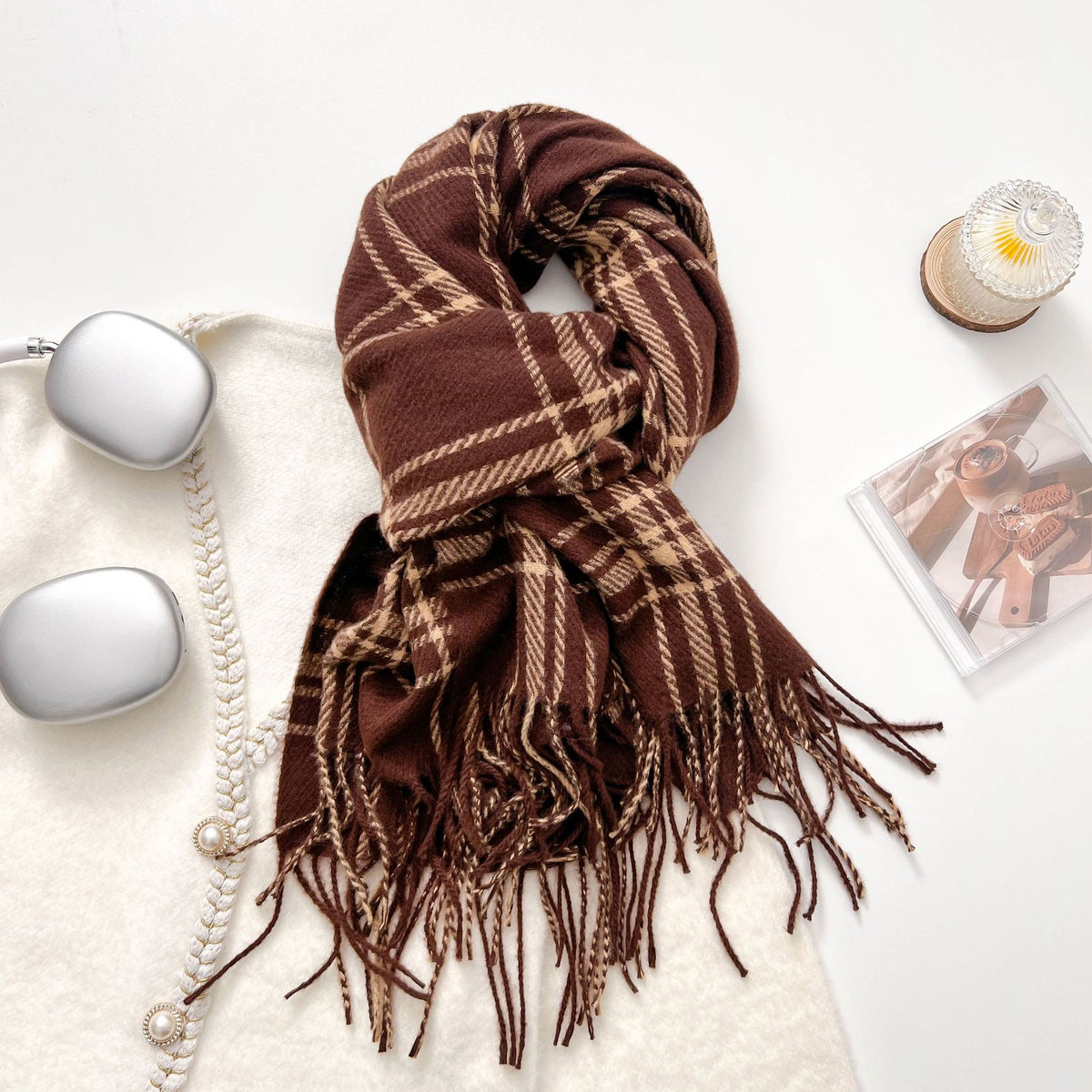 Écharpe bicolore à franges – Élégance et chaleur hivernal