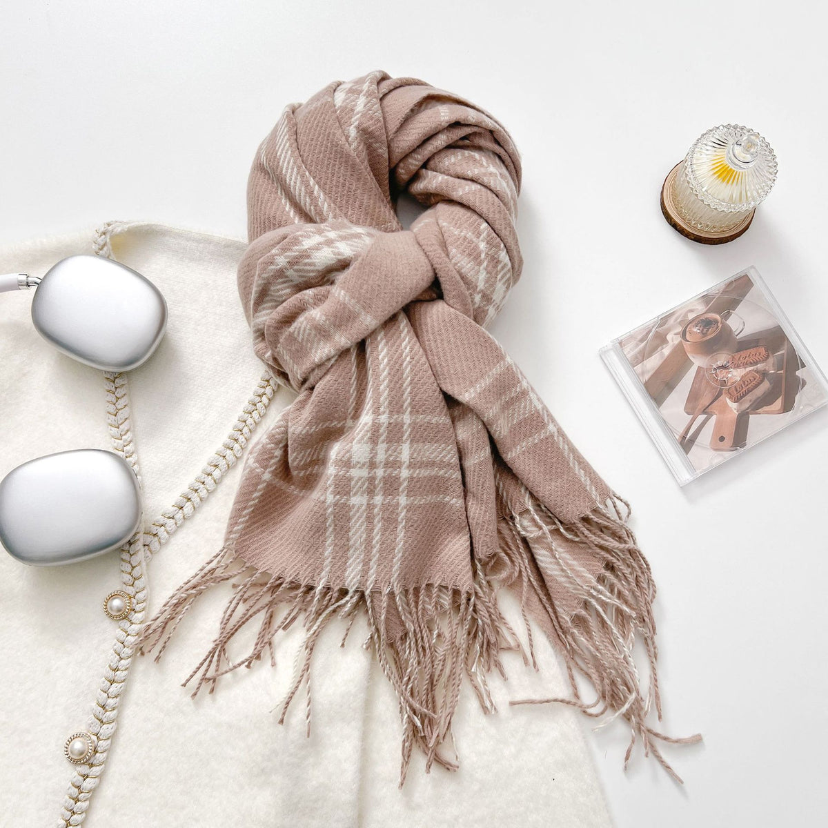 Écharpe bicolore à franges – Élégance et chaleur hivernal